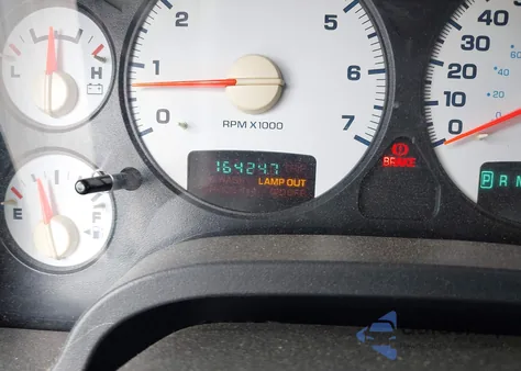 2003 Dodge Ram 1500 Slt/Laramie/St из США, поврежденный, VIN 1D7HA18N03S319564